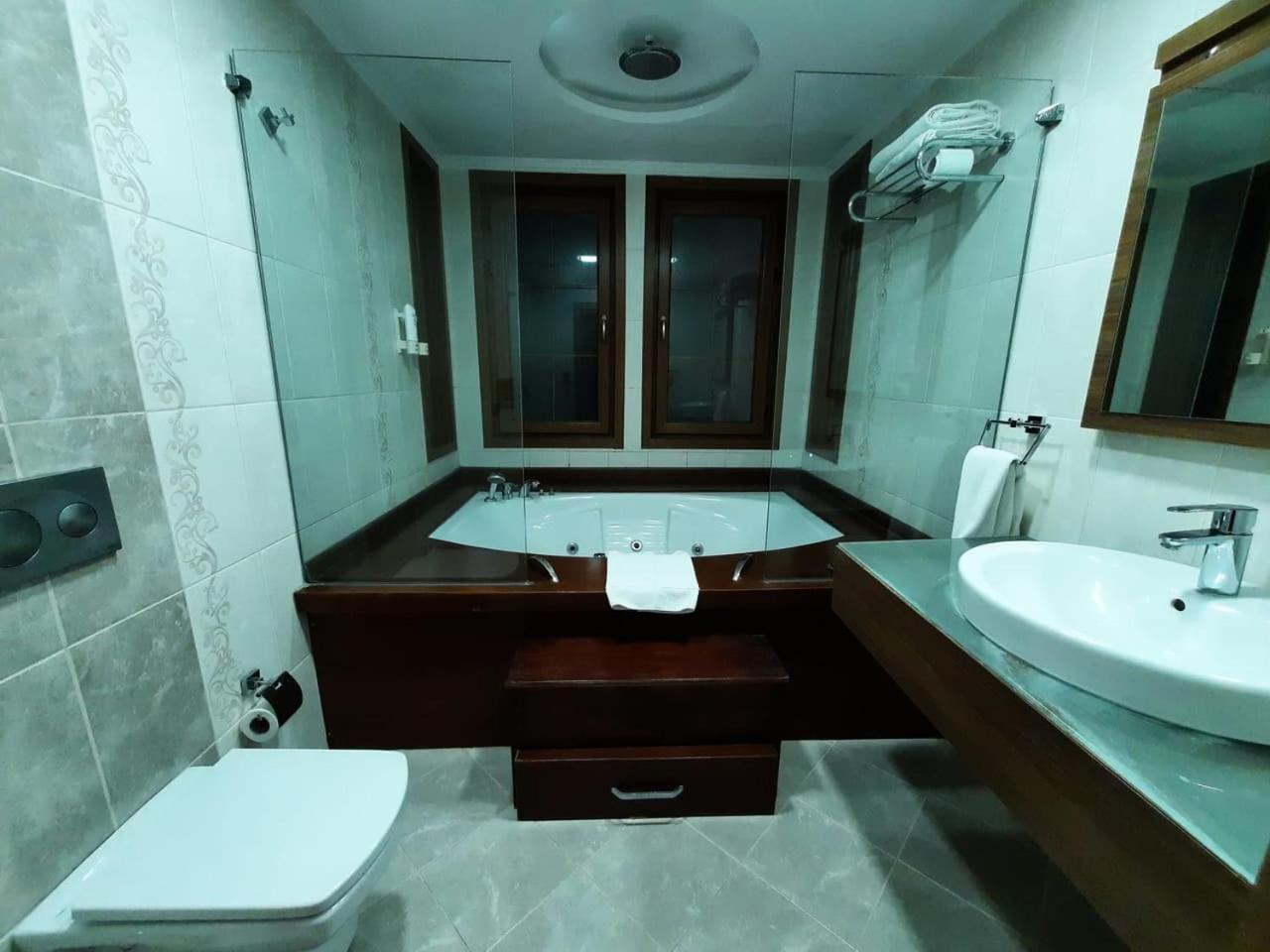 Cesmeli Konak Hotel Silivri Bagian luar foto