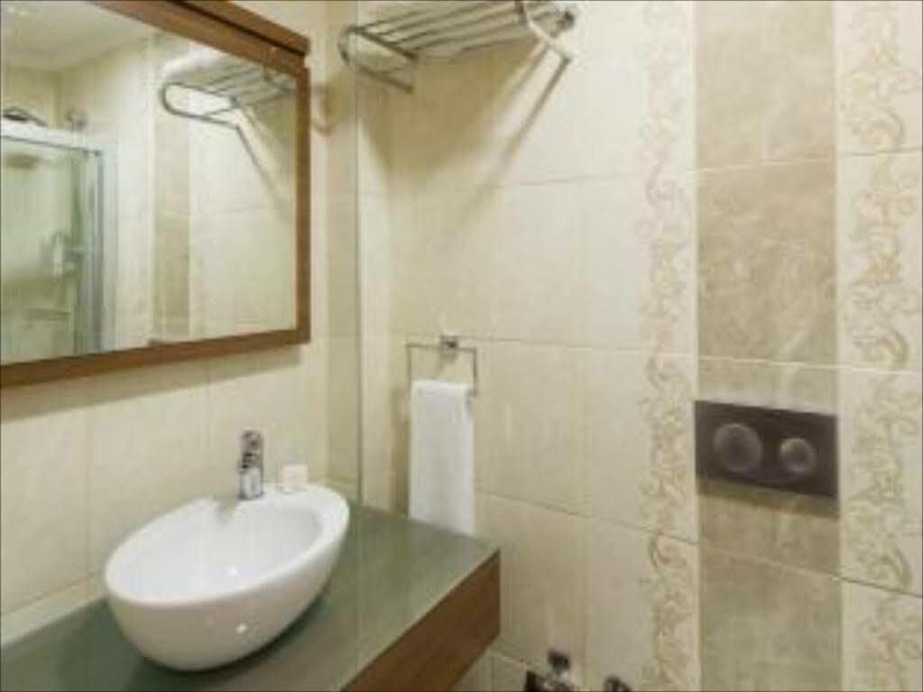 Cesmeli Konak Hotel Silivri Bagian luar foto